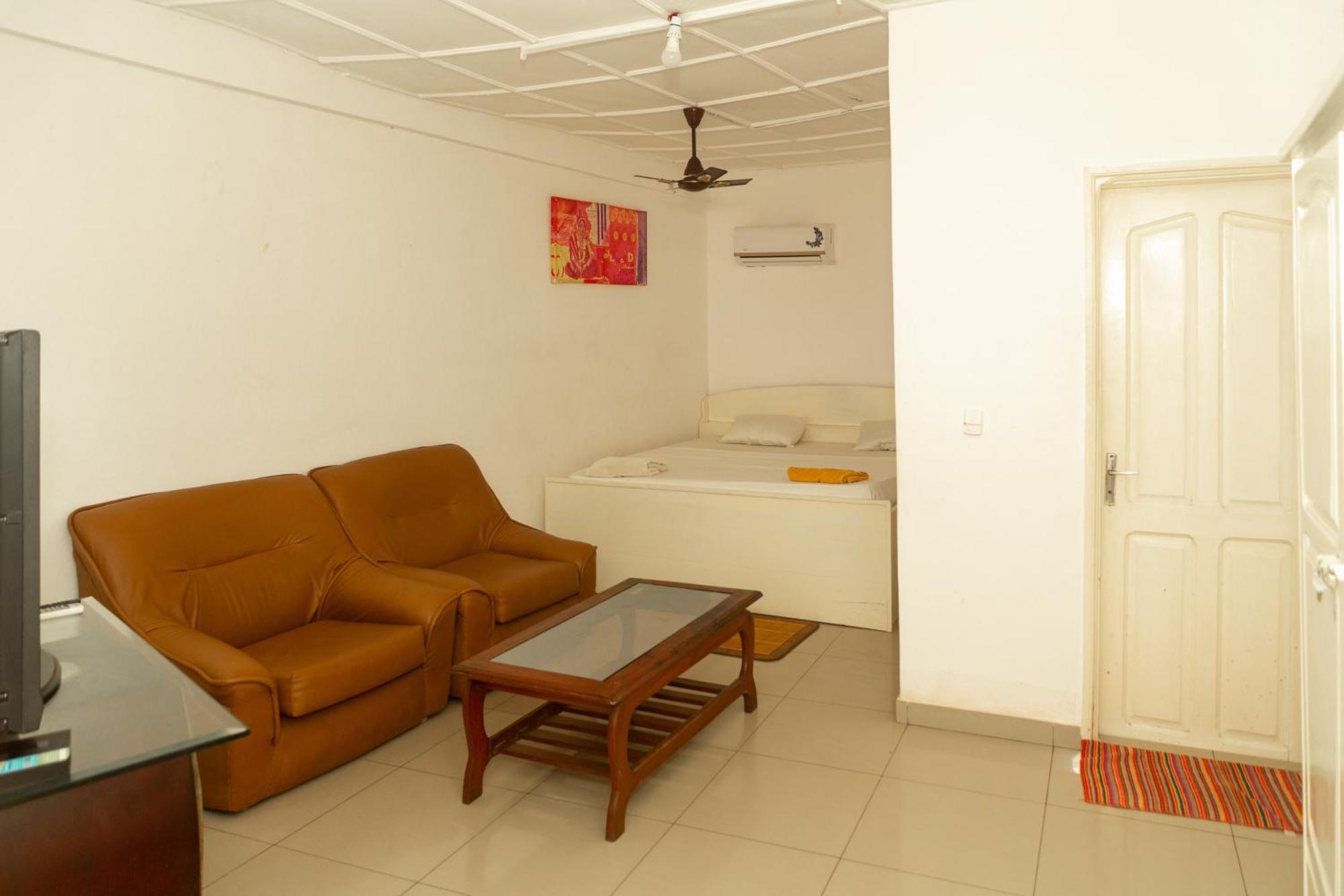 Tahiti Hotel Cotonou Exterior foto