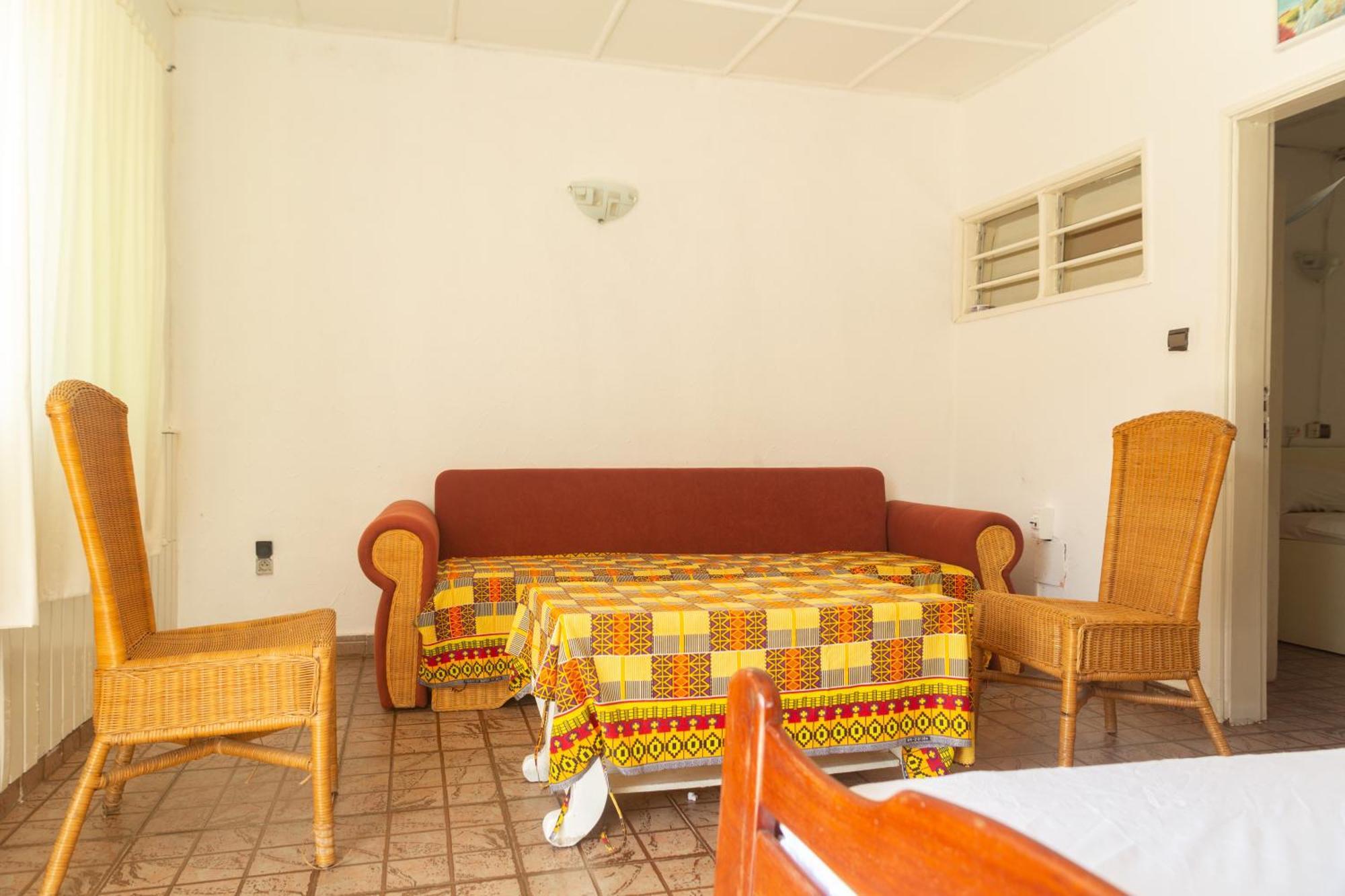 Tahiti Hotel Cotonou Exterior foto